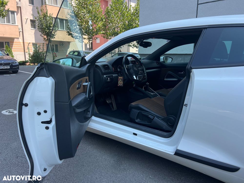 Volkswagen Scirocco 1.4 TSI DSG - 9