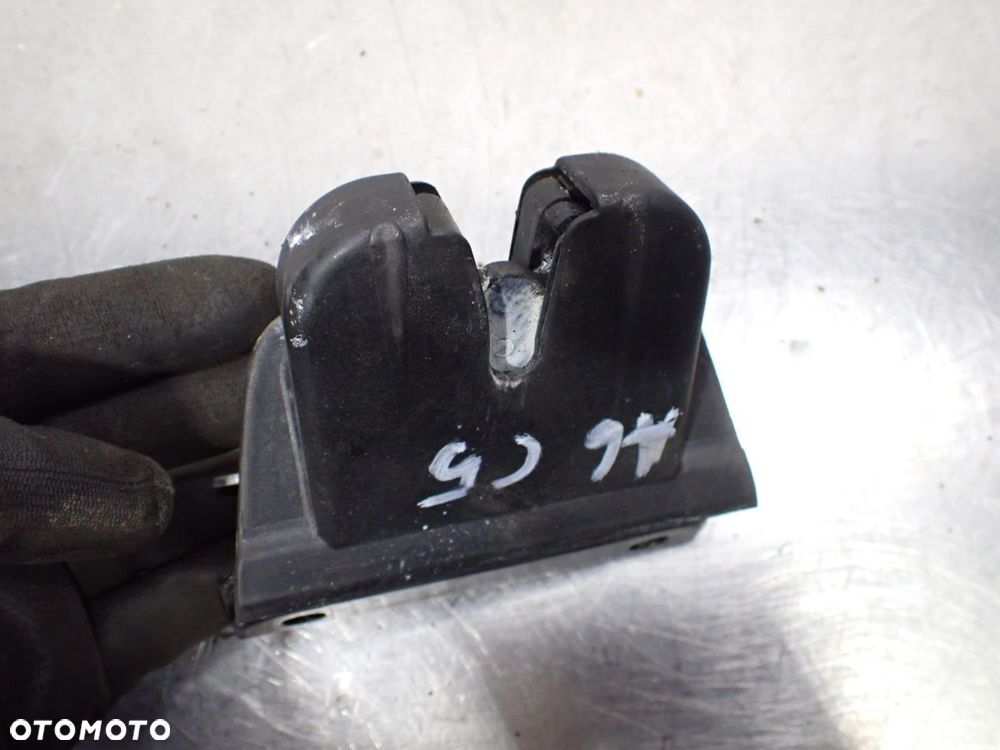 ZAMEK KLAPY BAGAŻNIKA AUDI A6 C5 2.8 AQD 4B9827505E - 4