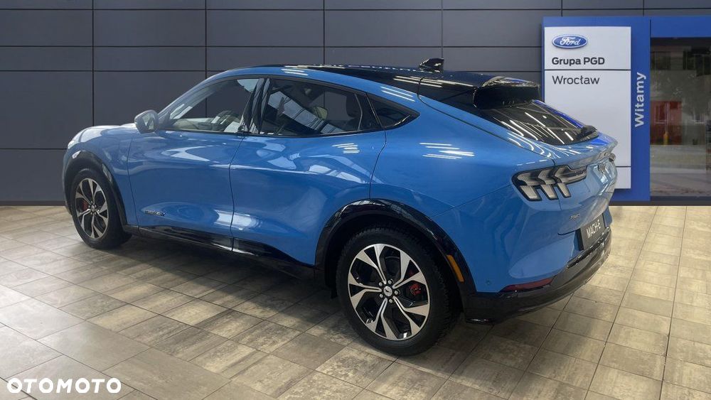 Ford Mustang Mach-E - 4