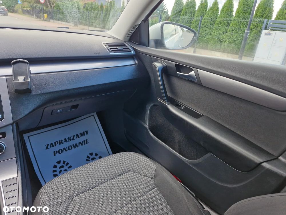 Volkswagen Passat 2.0 TDI Comfortline - 22