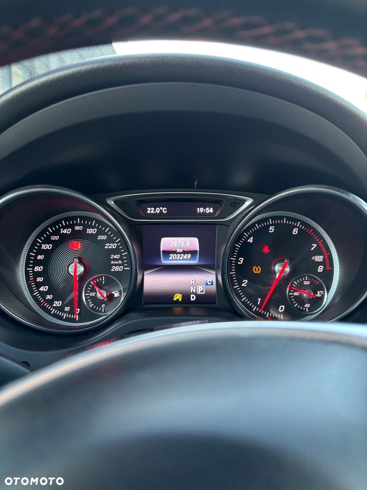 Mercedes-Benz CLA 220 4-Matic AMG Line - 25
