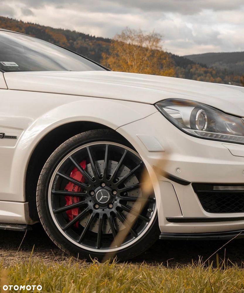 Mercedes-Benz Klasa C 63 AMG AMG SPEEDSHIFT MCT AMG Performance Package - 3