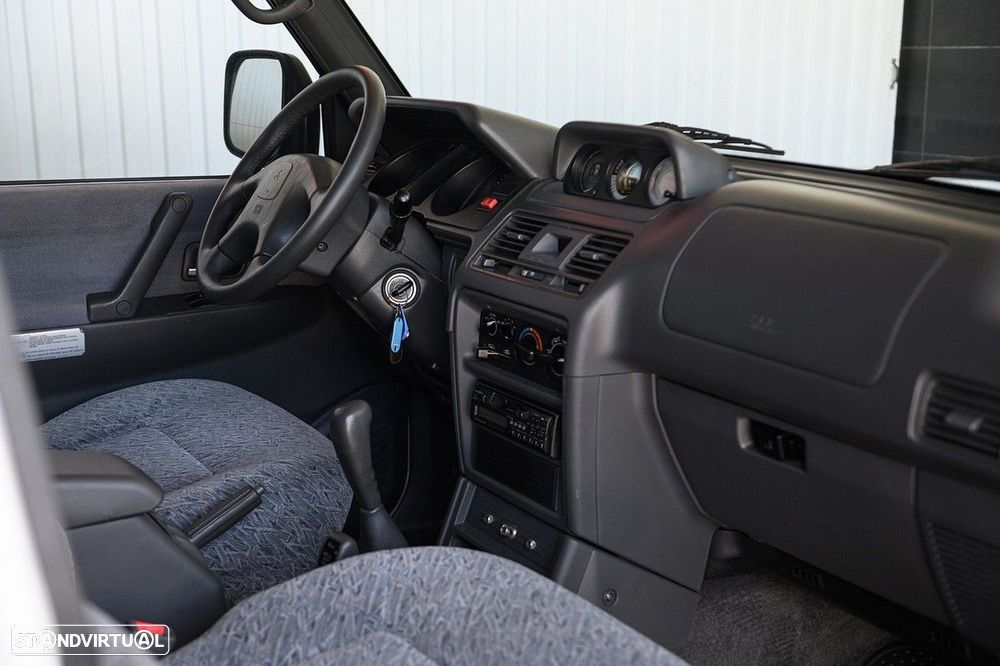 Mitsubishi Pajero 2.8 TD GLS - 25