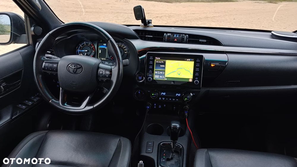 Toyota Hilux 2.8 D-4D Double Cab Invincible Sport 4x4 - 7