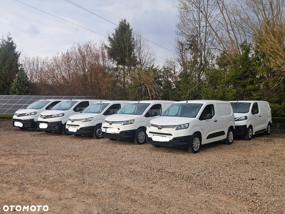 Toyota Proace City,  Salon Polska, 3 osobowy. - 23