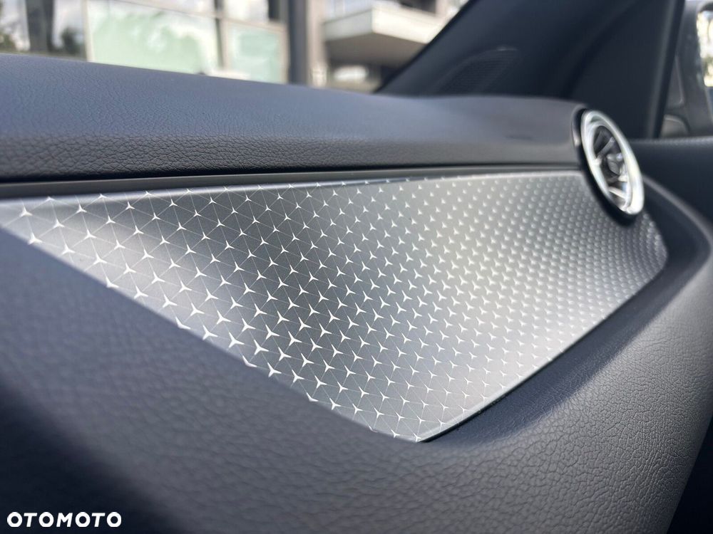 Mercedes-Benz GLA - 28