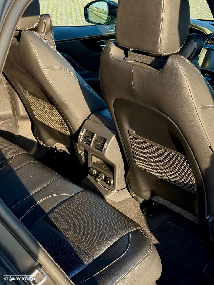 Jaguar F-Pace 20d AWD Aut. R-Sport - 21