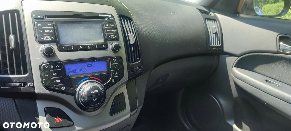 Hyundai i30 1.6 CRDi Comfort - 11