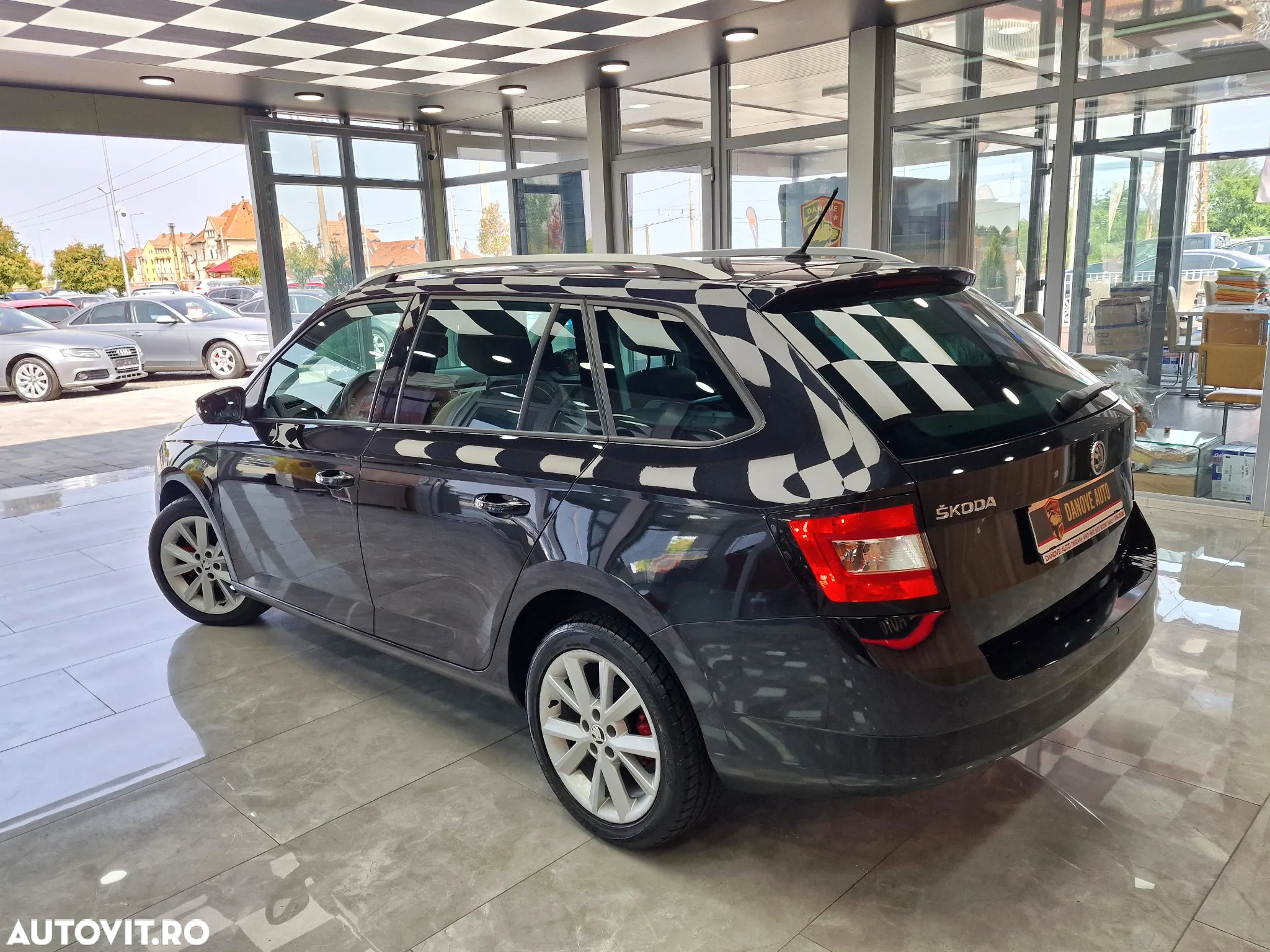 Skoda Fabia - 10