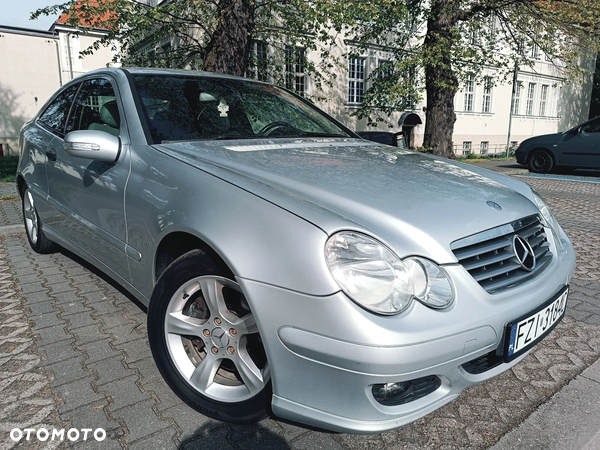 Mercedes-Benz Klasa C 230