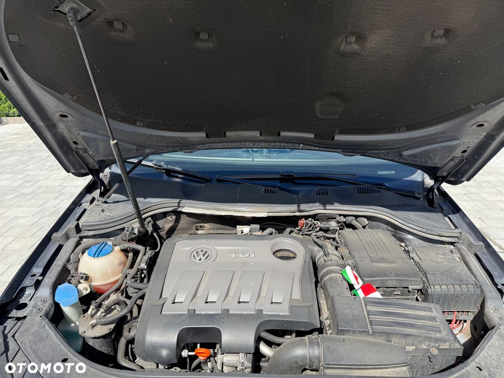 Volkswagen Passat 2.0 TDI Comfortline DSG - 6