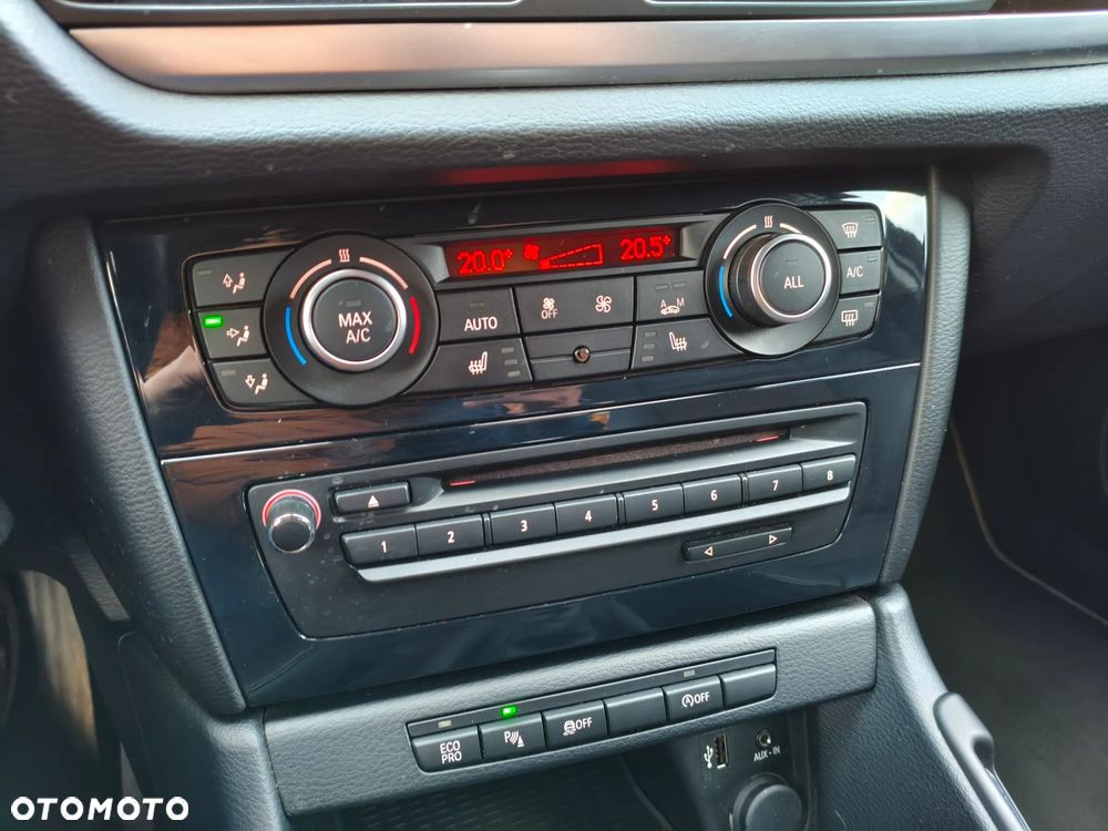 BMW X1 sDrive18d xLine - 12