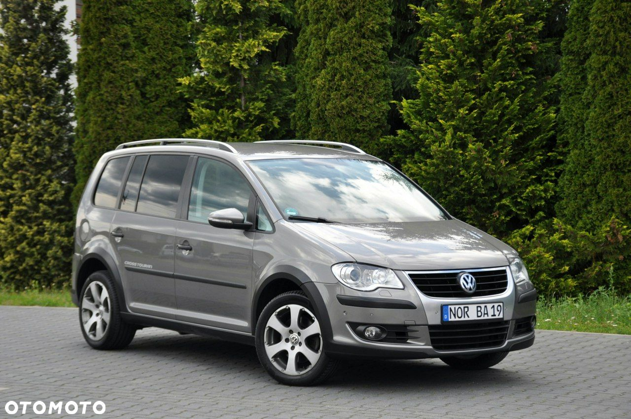 Volkswagen Touran - 3