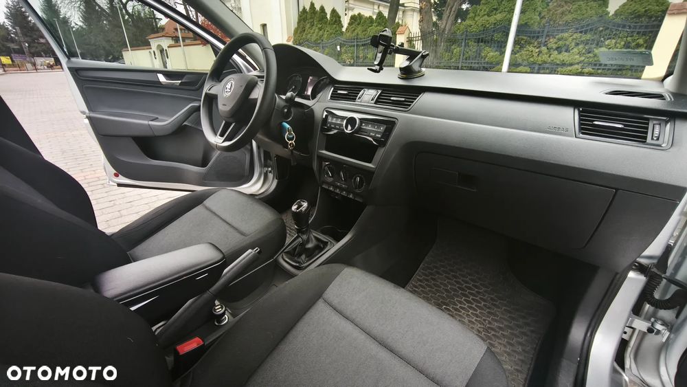 Skoda RAPID 1.0 TSI Active - 14