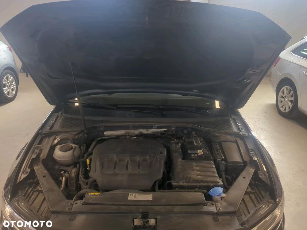 Volkswagen Passat 2.0 TSI Elegance DSG - 8