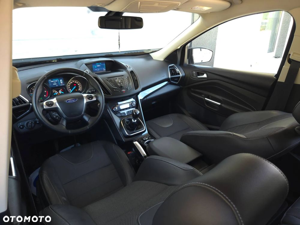 Ford Kuga 2.0 TDCi 4x4 Titanium - 32