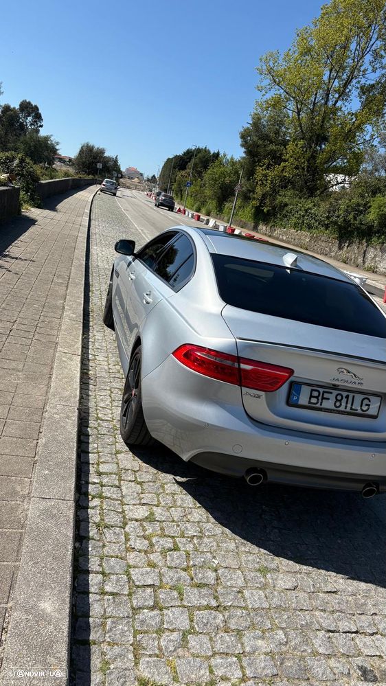 Jaguar XE 30t AWD R-Sport - 18