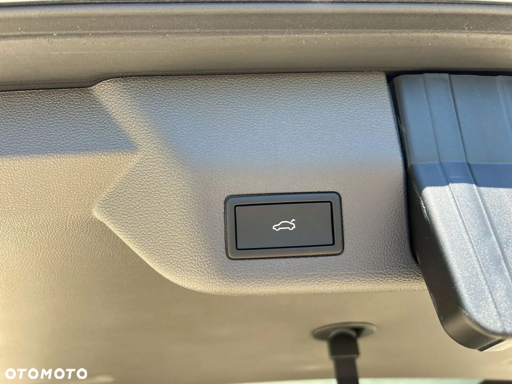 Volkswagen Multivan 2.0 TDI L2 Edition DSG - 34