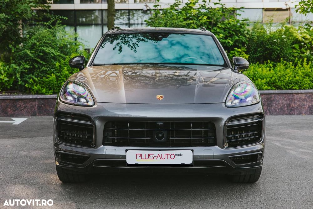 Porsche Cayenne - 2
