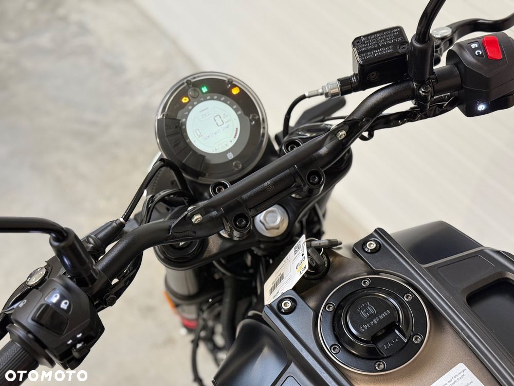 Husqvarna Svartpilen - 28