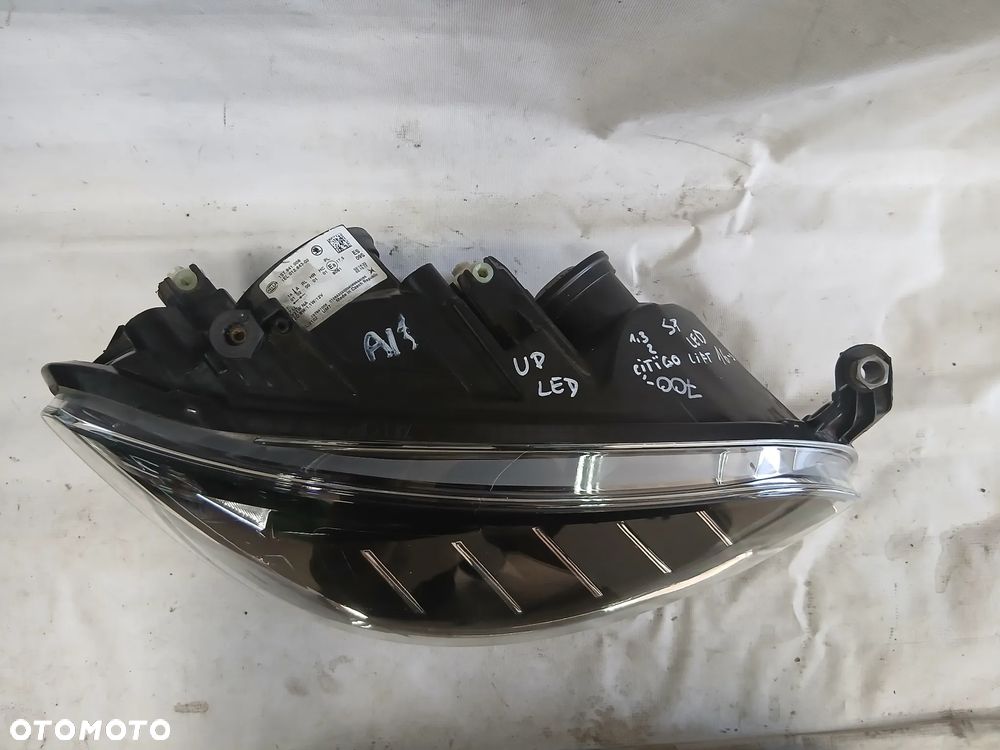 Skoda Citygo reflektor lampa prawa lift led 1ST941006 - 2