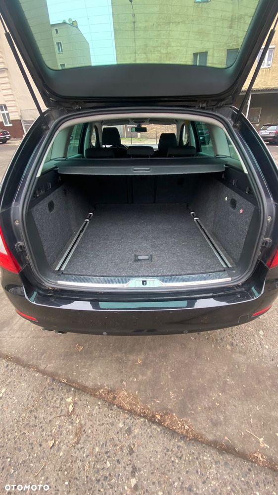 Skoda Superb 2.0 TDI DSG FAMILY - 20