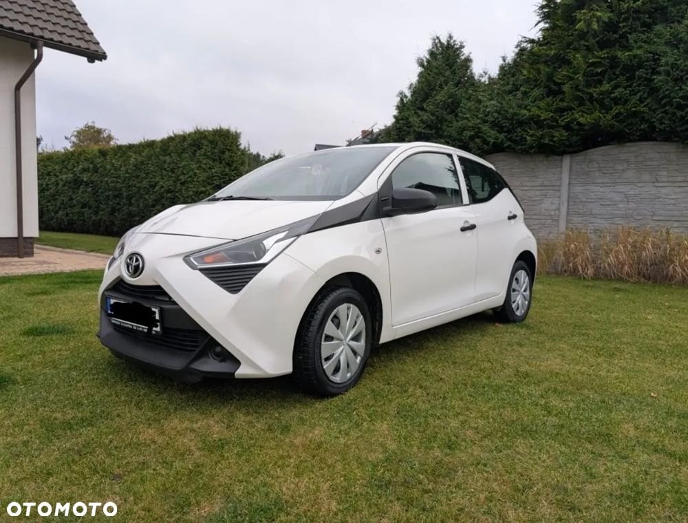 Toyota Aygo x-play - 1