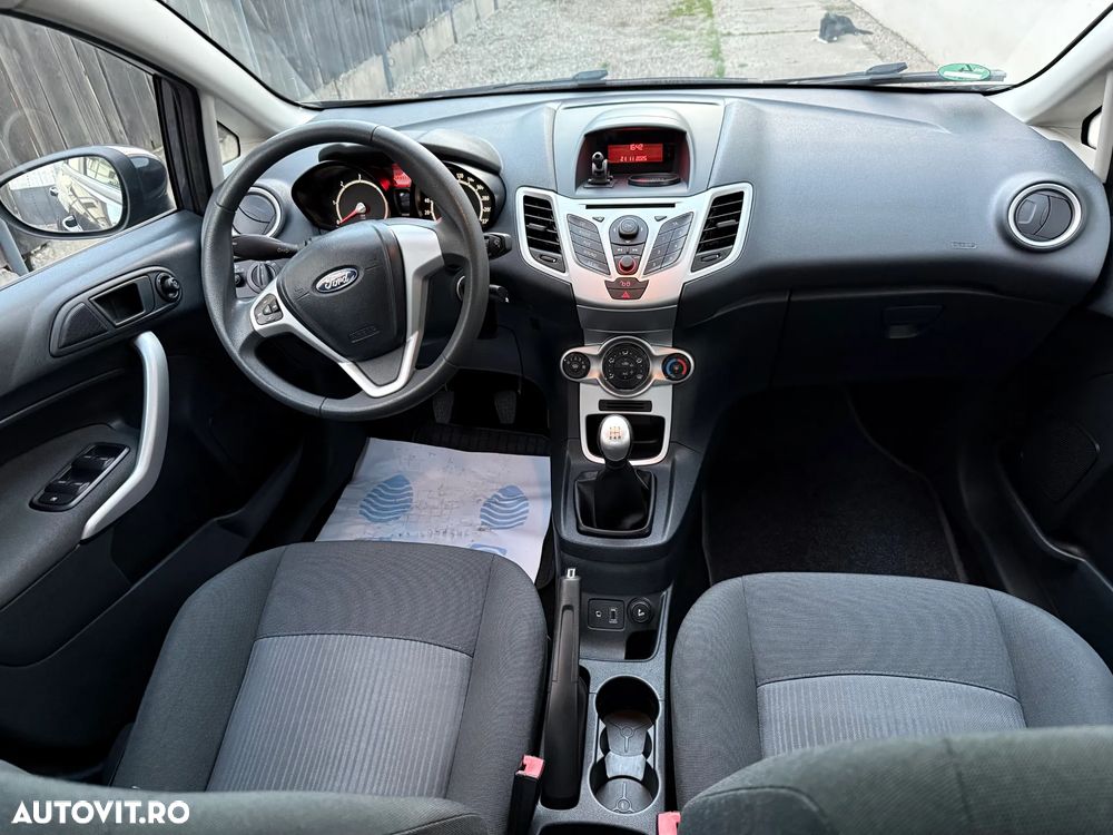 Ford Fiesta 1.6 TDCI Champions Edition - 5