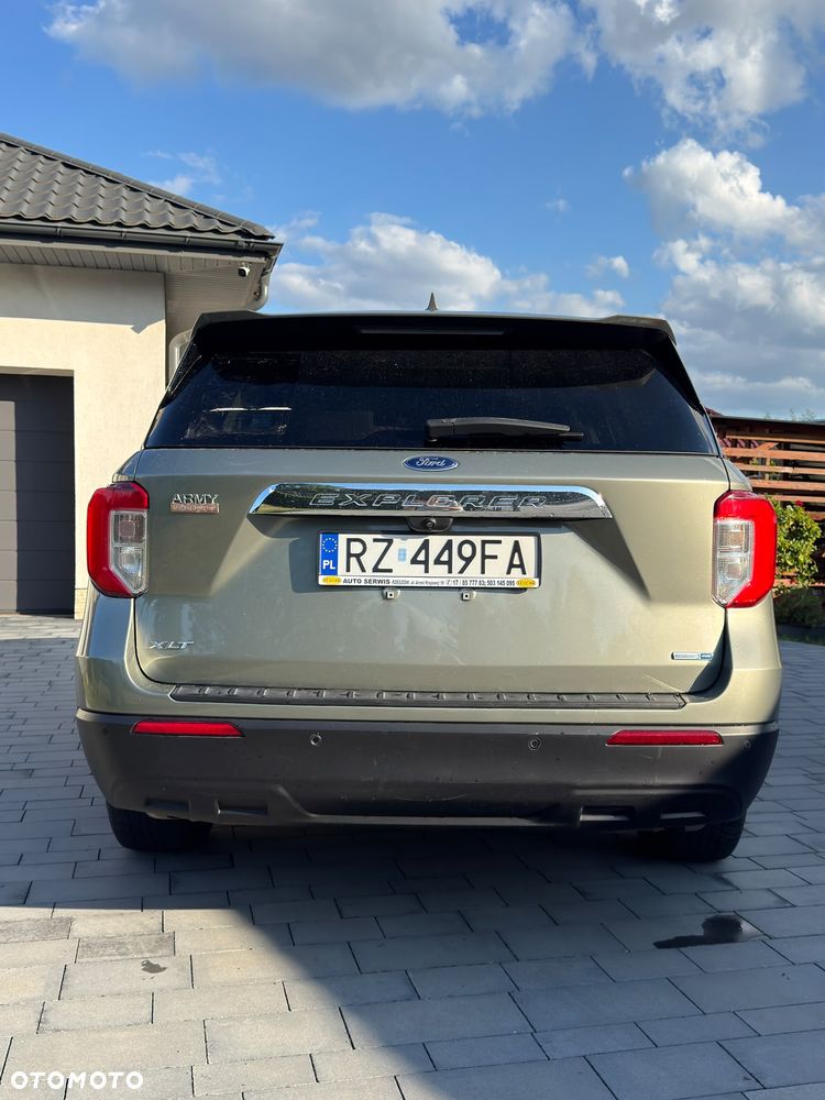 Ford Explorer - 4
