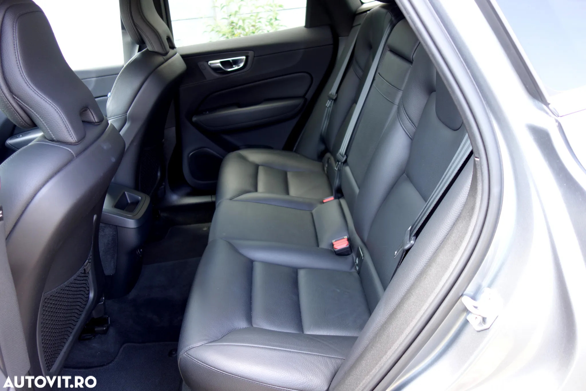Volvo XC 60 B4 MHEV AT8 FWD Momentum - 7