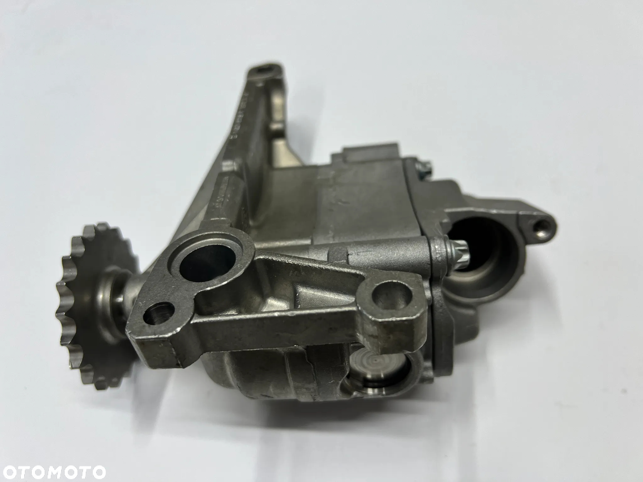 Mercedes 2,2CDi pompa oleju A6461810047 A6121810047 - 3