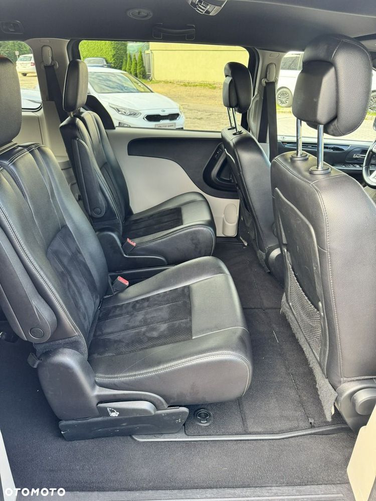 Dodge Grand Caravan - 15