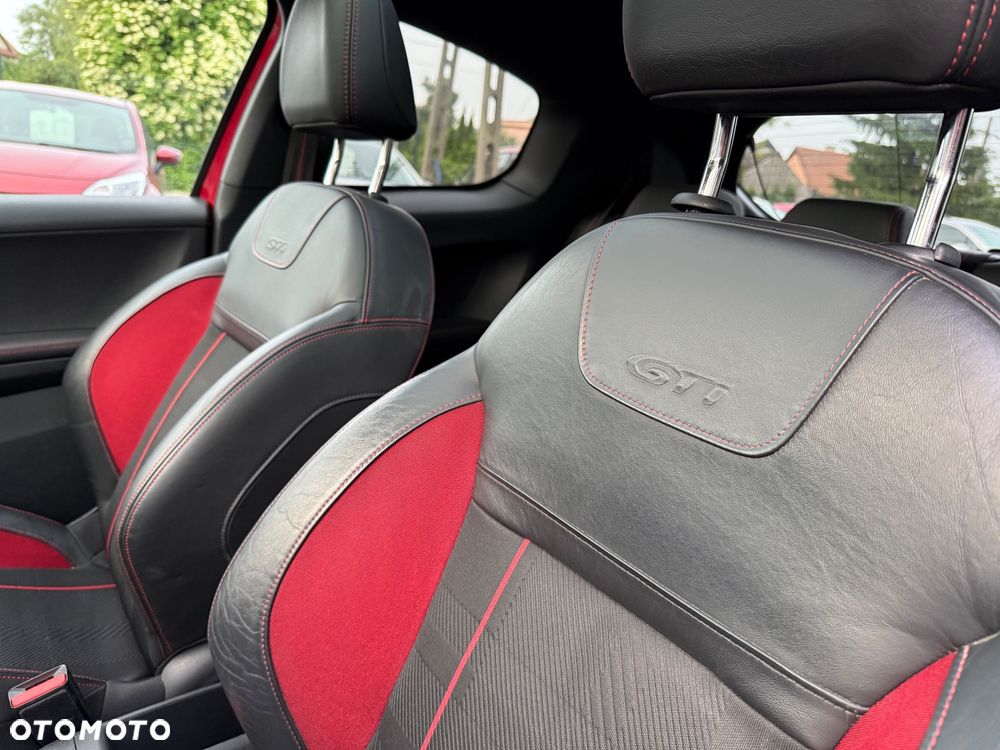 Peugeot 208 GTI 200 THP - 21