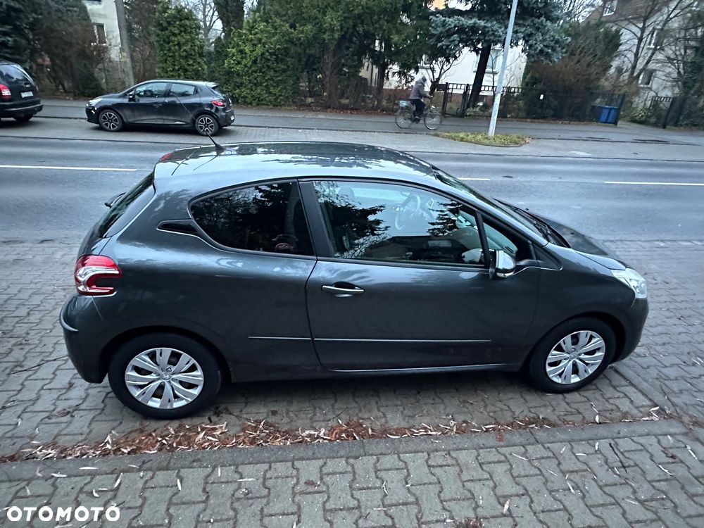 Peugeot 208 - 3