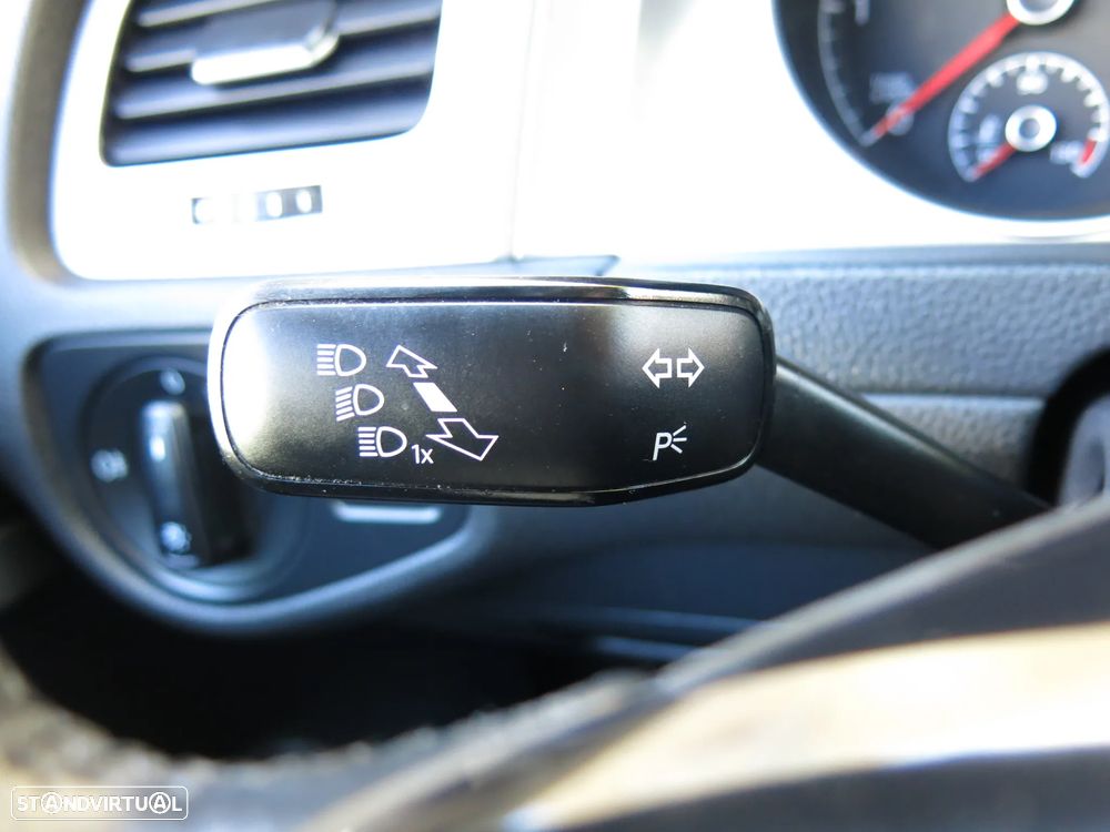 VW Golf 1.6 TDI Confortline - 12