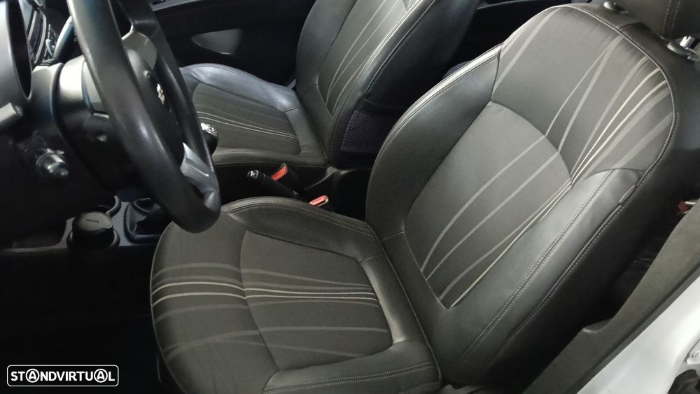 Chevrolet Spark 1.0 L Bi-Fuel - 19