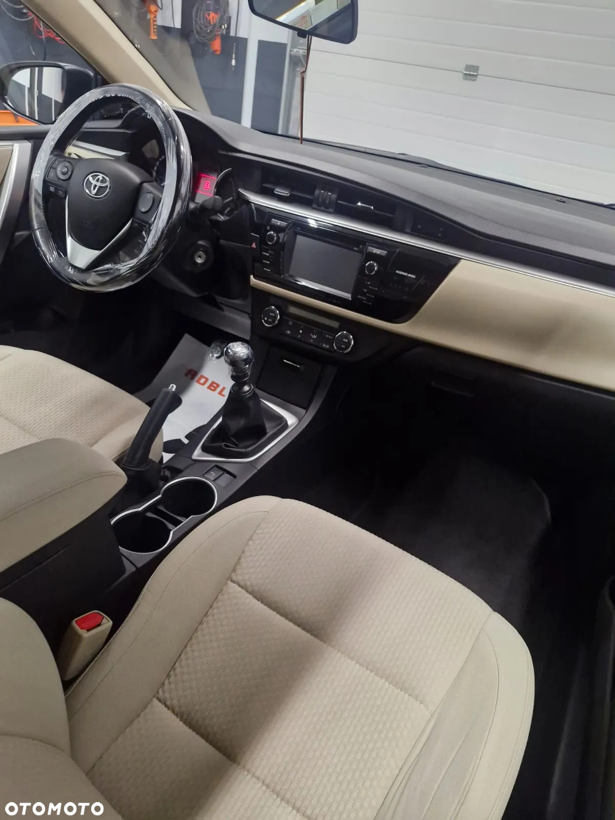Toyota Corolla 1.6 Prestige EU6 - 12
