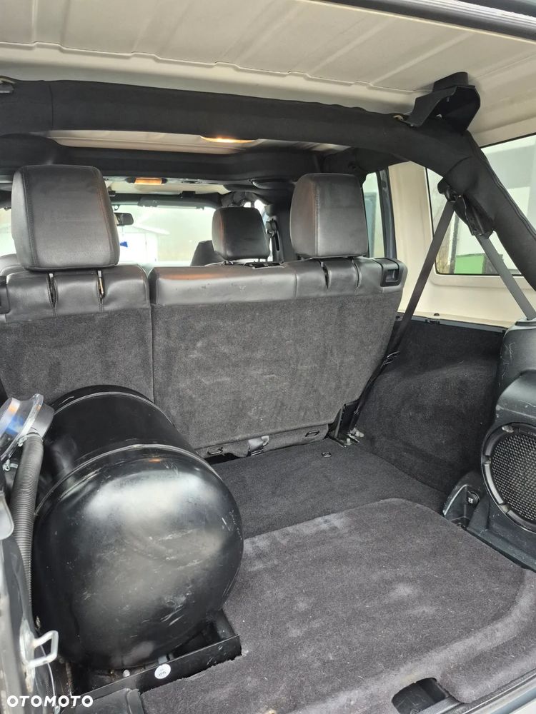 Jeep Wrangler 3.6 Unlim Sahara - 14