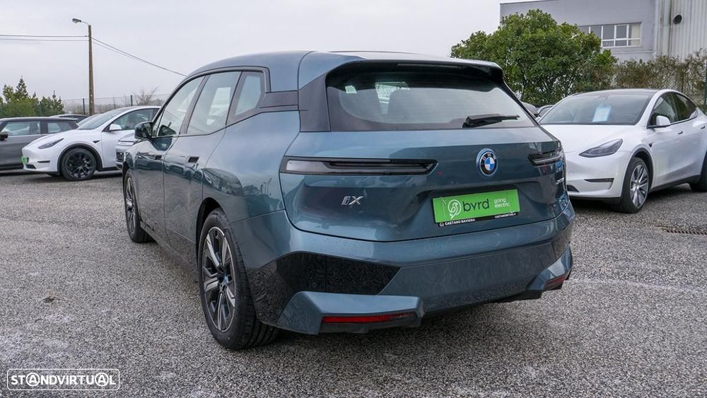 BMW iX xDrive 40 Pack Desportivo - 11