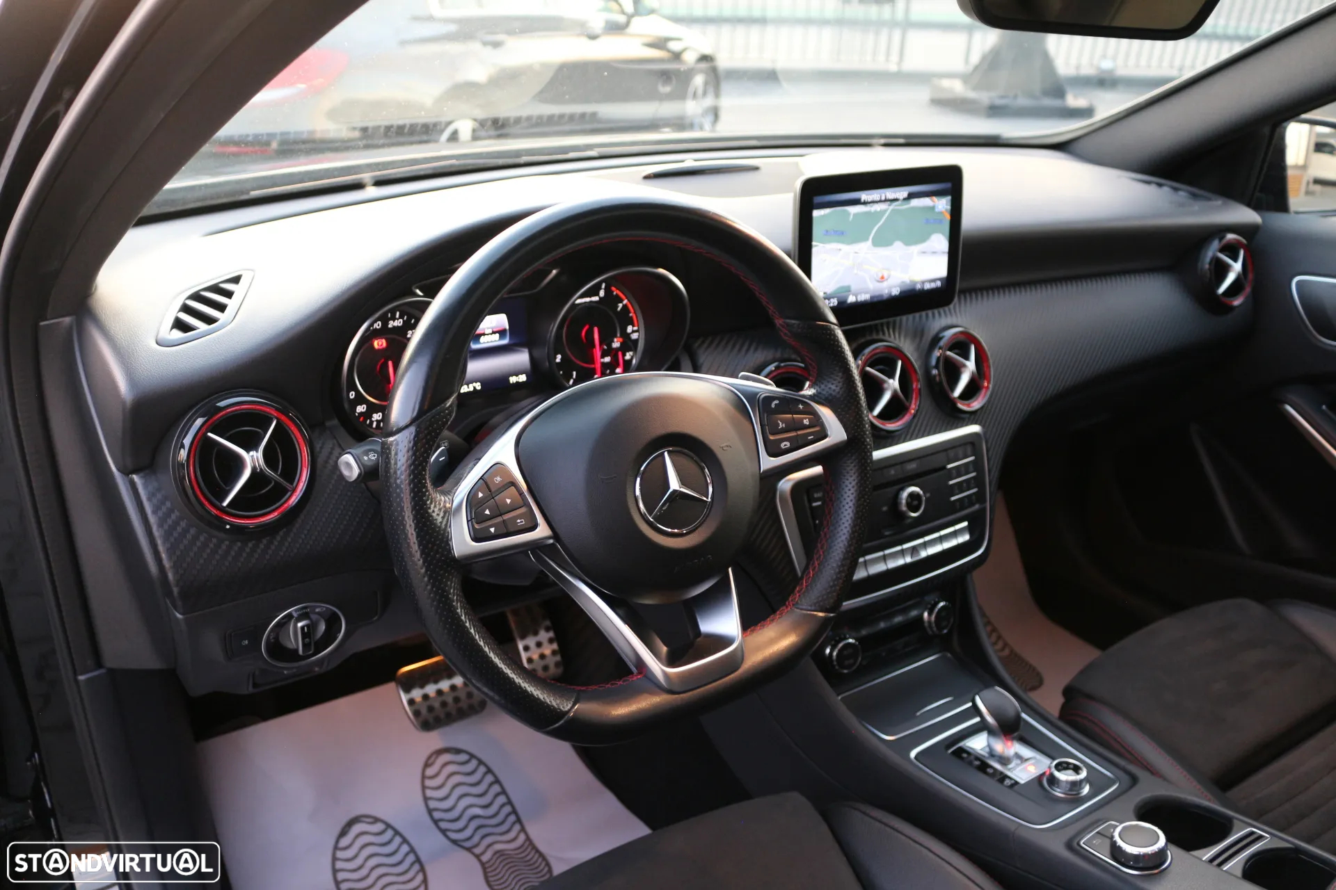 Mercedes-Benz A 45 AMG 4-Matic - 13