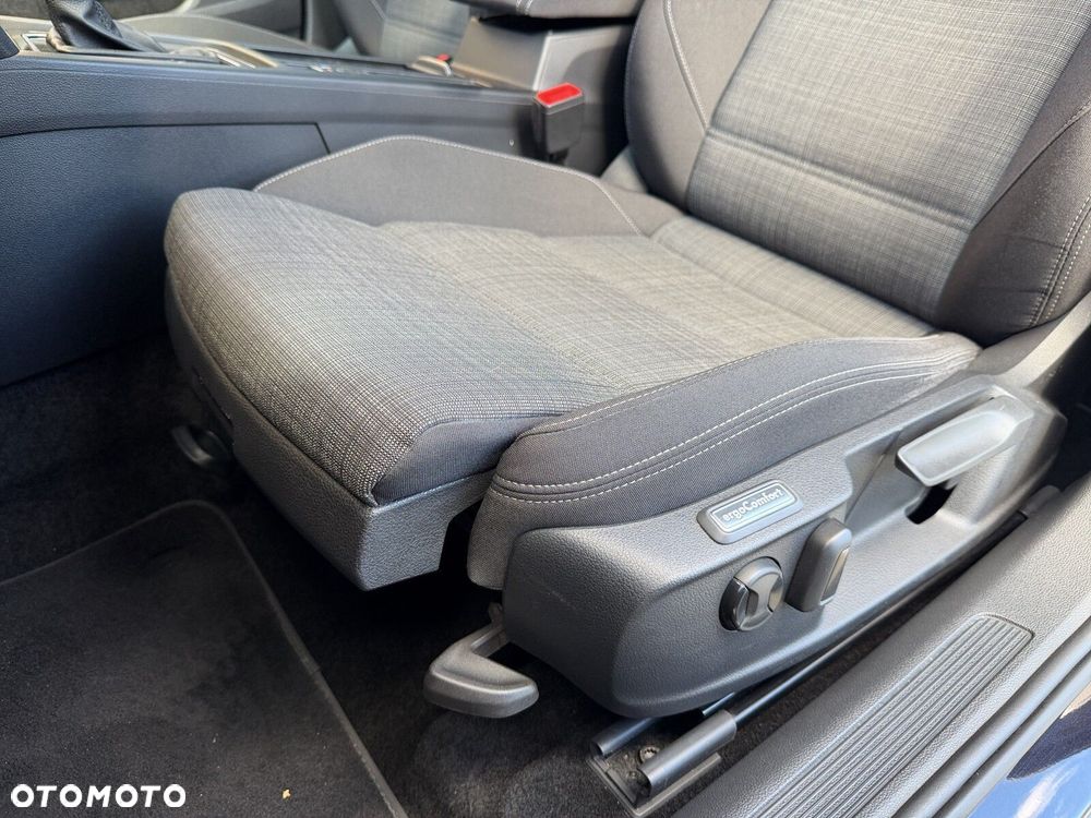 Volkswagen Passat - 14