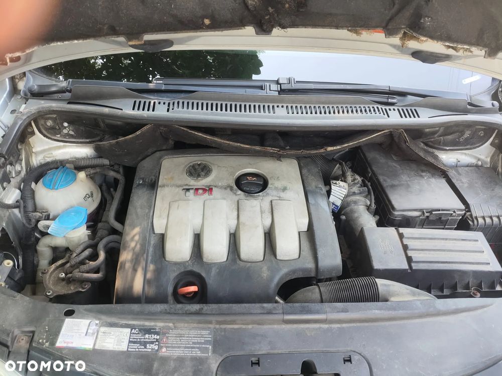 Volkswagen Touran - 28