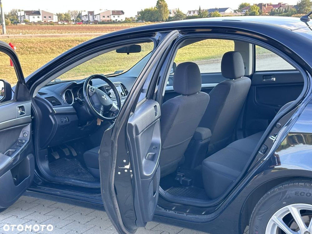 Mitsubishi Lancer 1.6 Invite - 21