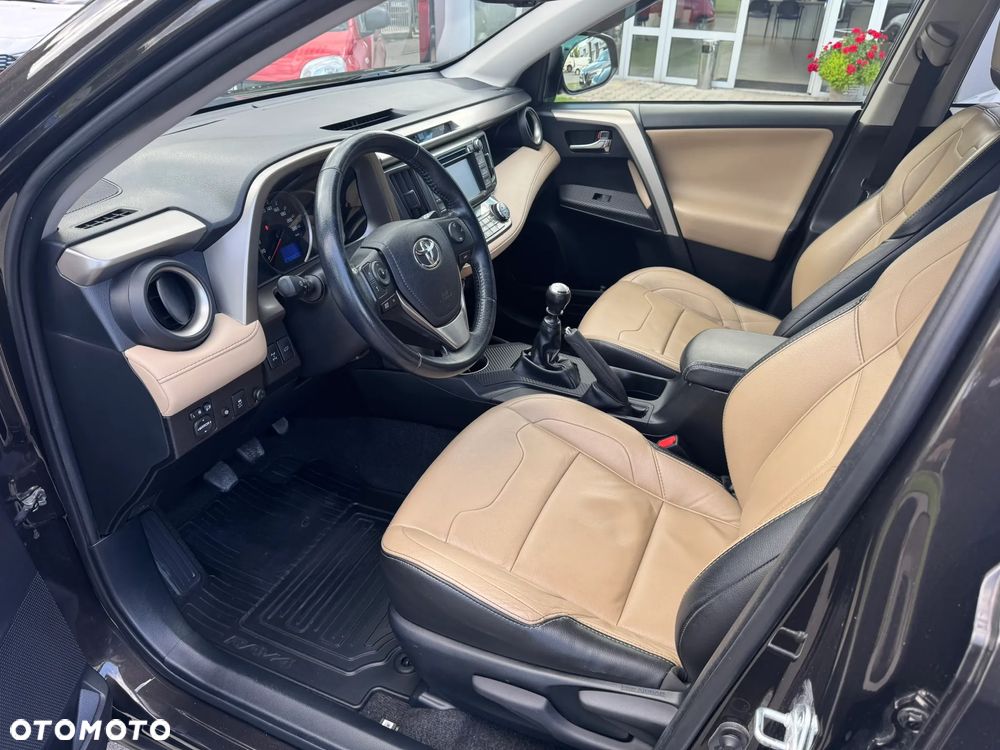 Toyota RAV4 2.0 D-4D Premium 4x2 - 9