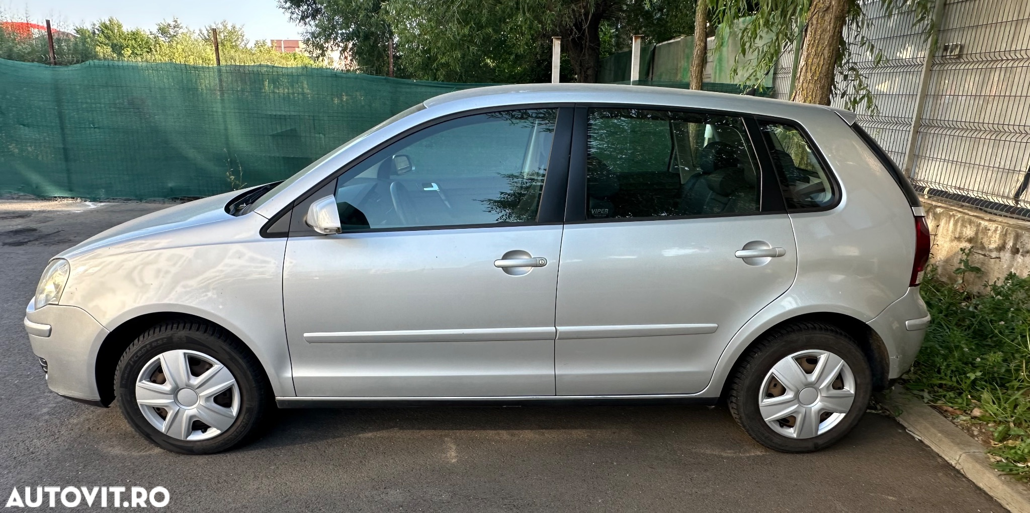 Volkswagen Polo 1.4 Attractive - 6