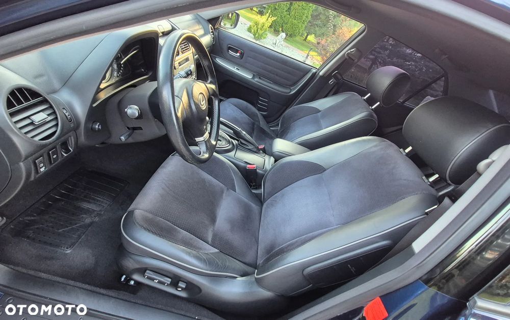 Lexus IS 200 Prestige - 9