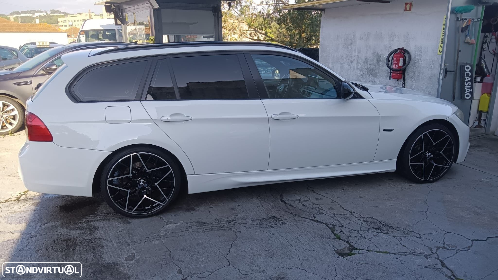 BMW 318 d Touring Navigation Sport - 17