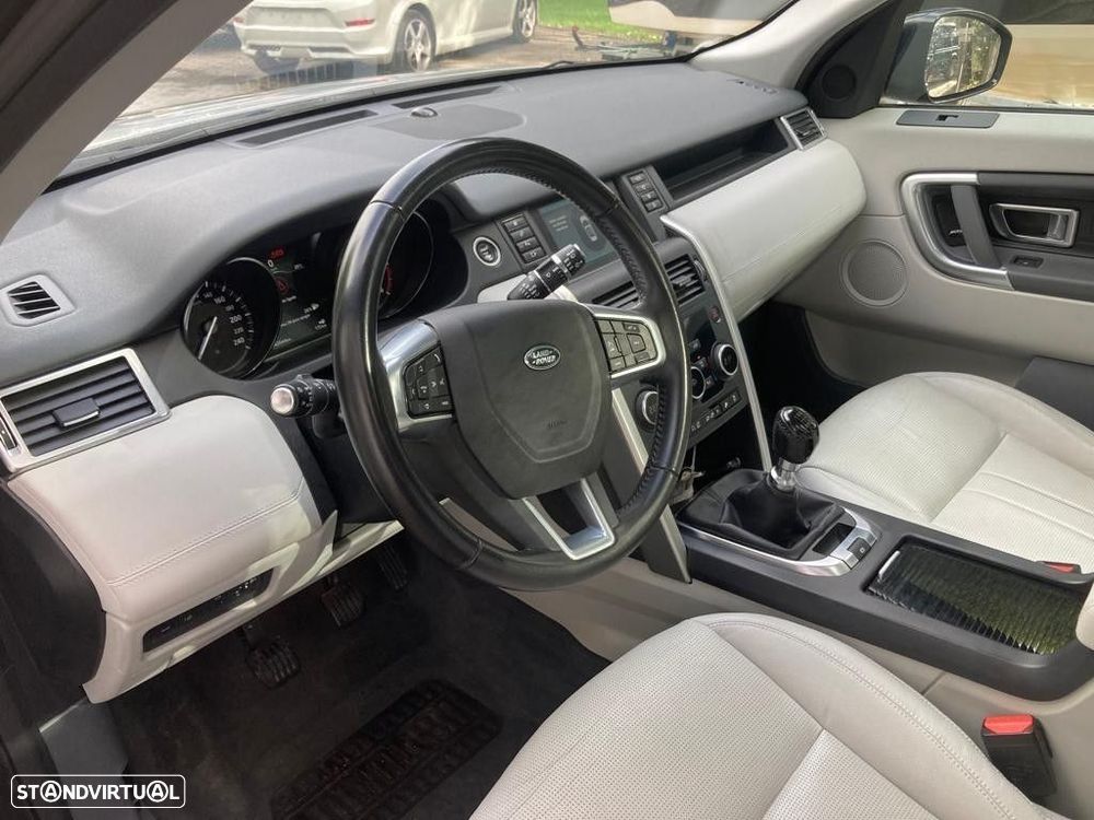 Land Rover Discovery Sport - 9