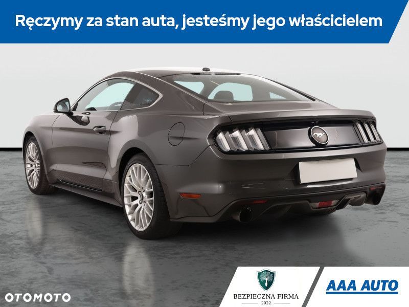 Ford Mustang - 6