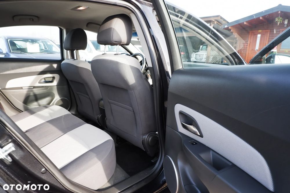 Chevrolet Cruze 1.6 LS - 11